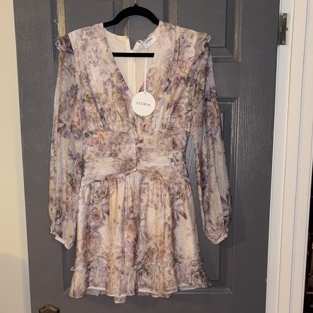 Storia Pastel Floral V-Neck Dress